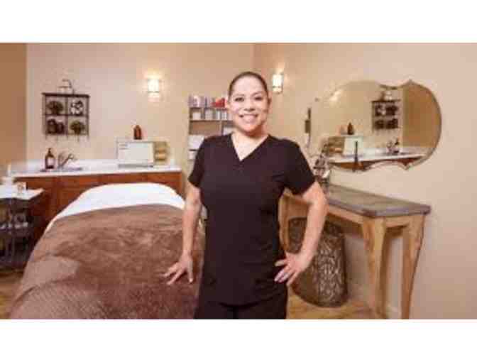 Laura Diaz Skincare+ - 1 Full Set Eyelash Extensions