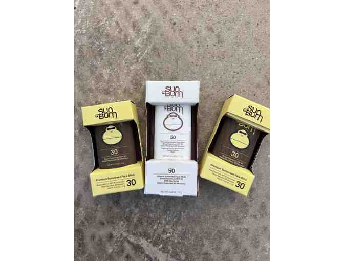 Tiare Hawaii Turkish Towel & Sun Bum Sunscreen