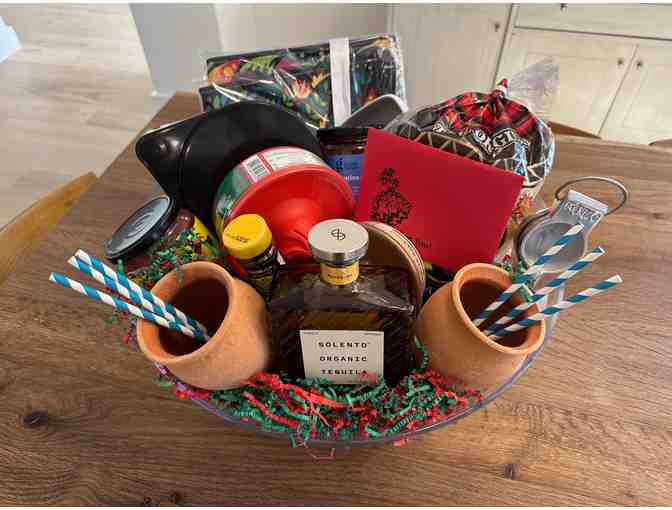 Mexican Fiesta Basket by Sra. Ling's Class