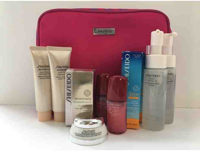 Signed copy of Guide to Thrive & Shiseido Travel Set