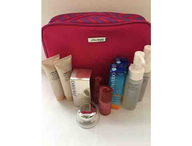 Signed copy of Guide to Thrive & Shiseido Travel Set