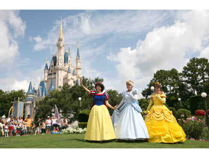 Disney World Resort Family Adventure for FOUR! - Photo 3