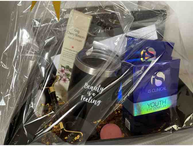 Evolve Skin Spa Basket! - Photo 2