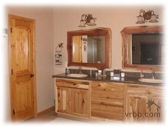 One-Week Stay at the 'Man Cave': White Mountain Paradise in Ari