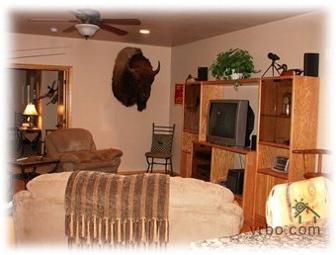 One-Week Stay at the 'Man Cave': White Mountain Paradise in Ari