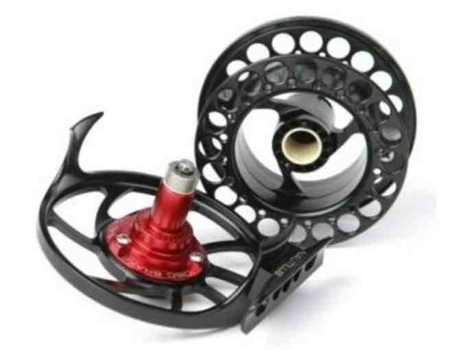 Nautilus Featherweight 5 Reel (black) with Case - Gently Used