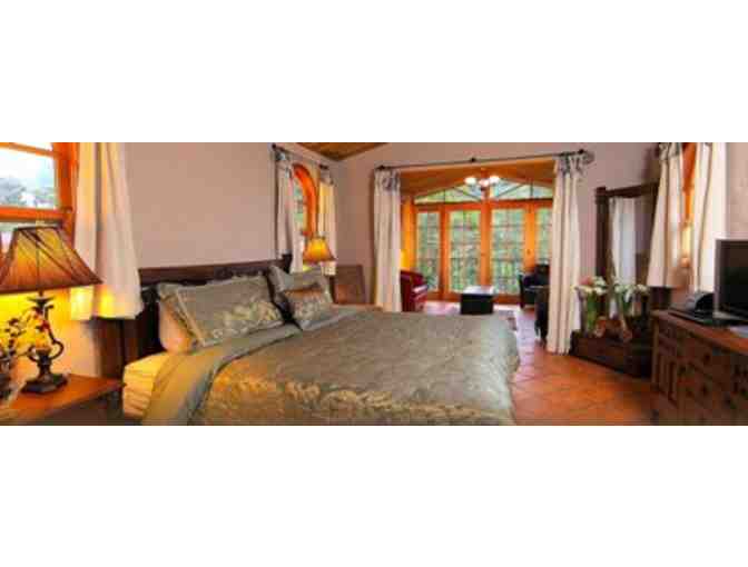 Up to 3 rooms for 7 nights of accommodation at Los Establos Boutique Inn in Panama