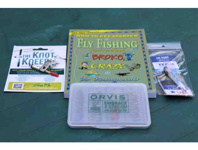 45+ Freshwater Flies, Knot Tying Tools and the perfect book for a beginner! - Photo 1