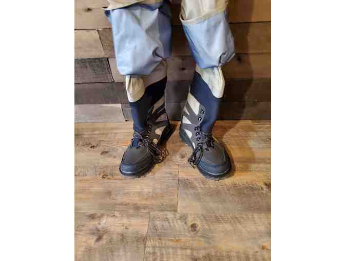Almost NEW - Cabelas Deluxe DRY-PLUS Mens Waist High Waders with Wader Boots!