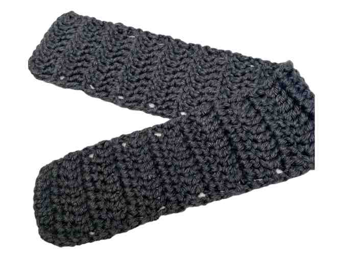 Gray Chunky-Knit Scarf