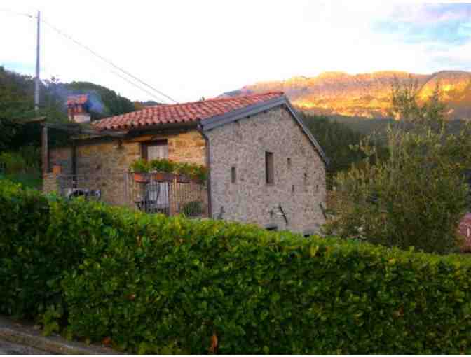 One Week in Tuscan Hill Village Cottage