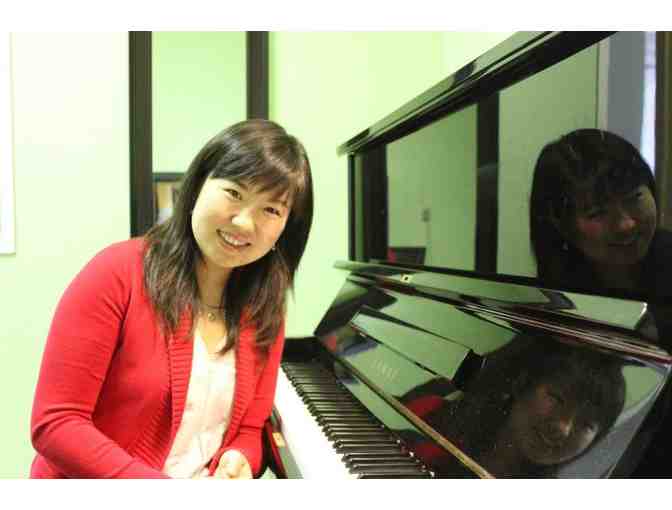 Piano Lessons at Lee Music School