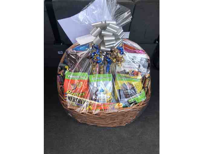 Hershey's Candy Gift Basket