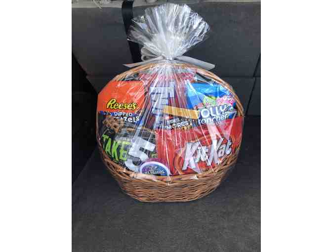 Hershey's Candy Gift Basket