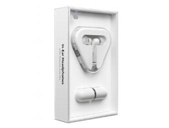 iPod Shuffle (Pink) & In-ear Headphones with Remote and Mic