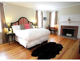 Two Nights at the Snapdragon Inn in Vermont (Maxwell Perkins Home) + Hemingway Hardback