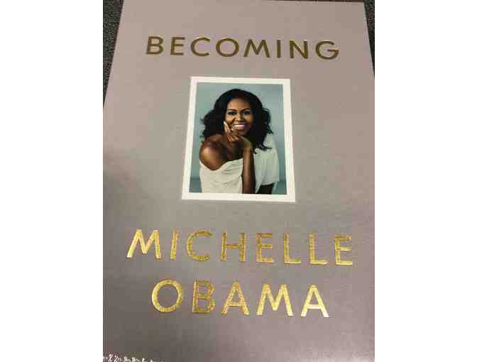 AUTOGRAPHED MICHELLE OBAMA BECOMING BOOK