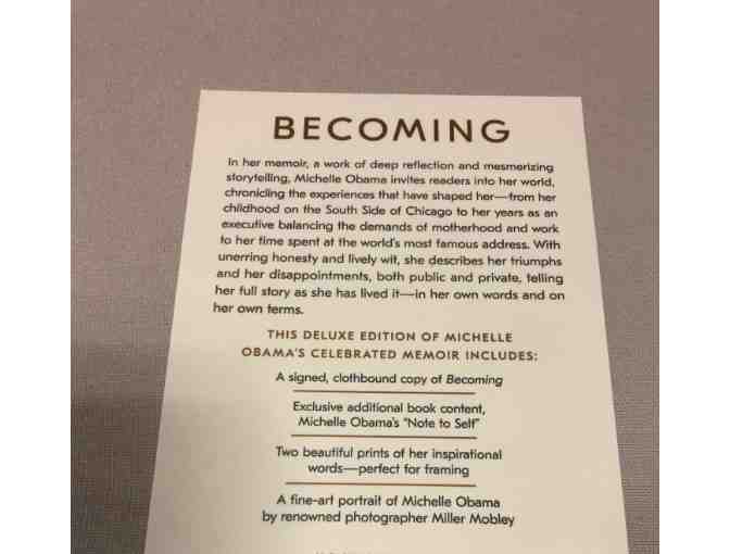 AUTOGRAPHED MICHELLE OBAMA BECOMING BOOK