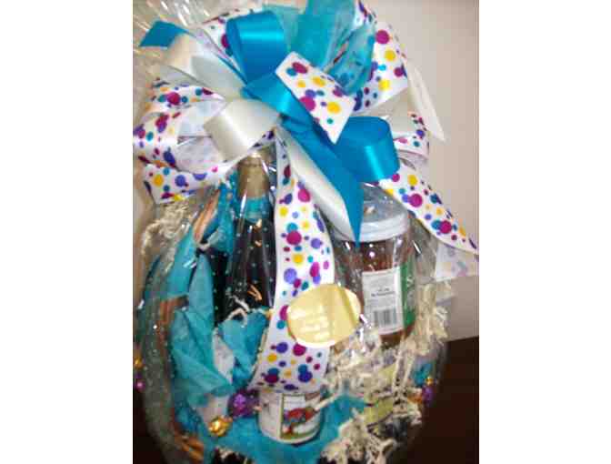 Mens Golf Basket by the Gingerbread House
