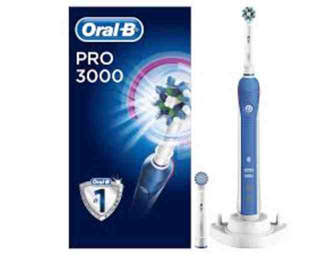 Crest Oral B Pro 3000 Spinbrush - Photo 1