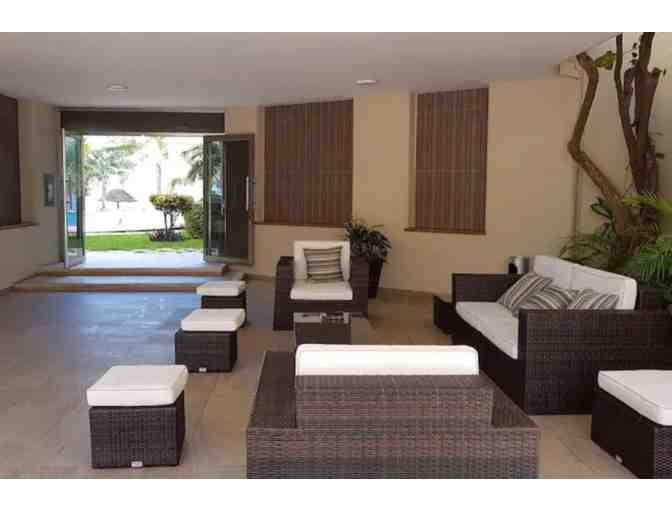 Weeklong Vacation in a Private Apartment in Cancun!