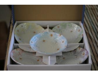 Cute Ceramic Bowl Set of 5--Designed w/White Daisies