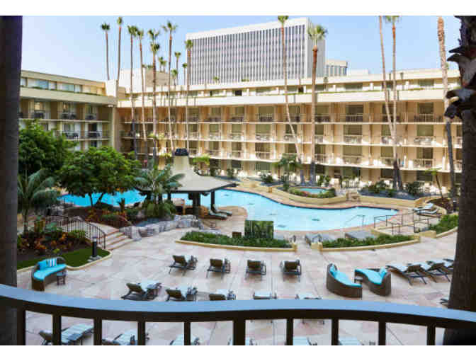 Los Angeles - 1 Night Stay - Los Angeles Airport Marriott