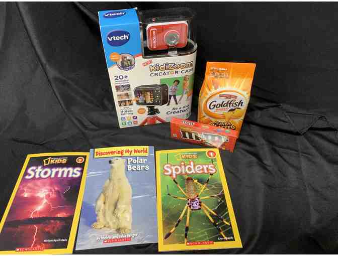 KidiZoom Basket - V-tech KidiZoom Creator Cam, Books and Snacks