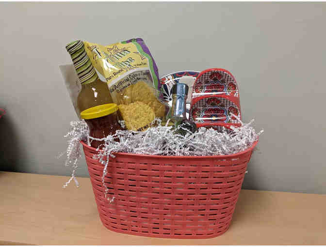 El Puente gift card basket - Photo 1
