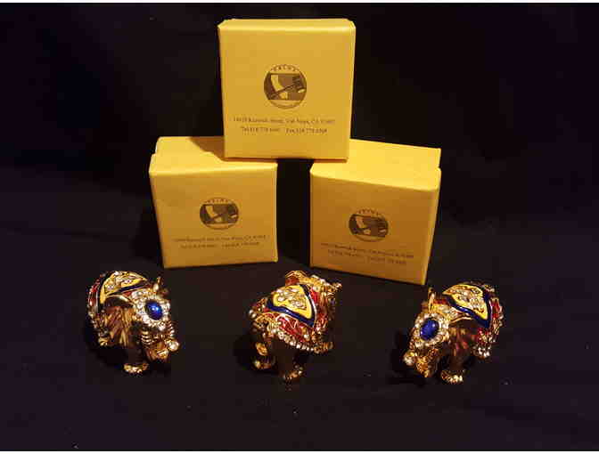 Traditional Feng Shui Decorating--Feng Shui Elephants & Chinese Kleenex Covers + Trivets