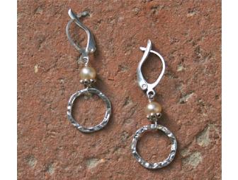 JEMMS Hammered Sterling Silver Cirlce Earrings with Cream Freshwater Pearls