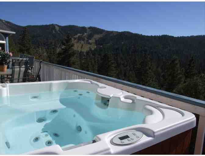 2 Night Stay at Spectacular 5 bedroom, 4 bath Big Bear, CA Cabin