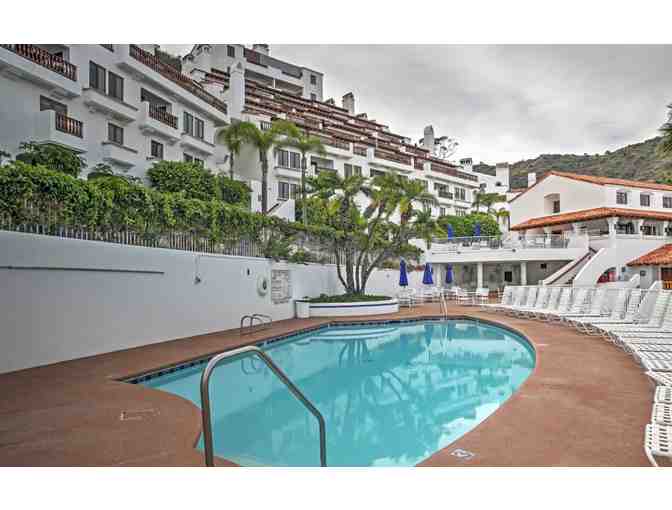 1-Week Stay in Paradise on Catalina Island, CA in Beach View Villa + Golf Cart, Ocean View