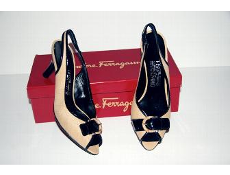 FERRAGAMO BLACK AND TAN PUMPS