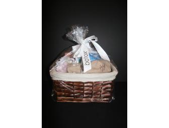 ADVANCED COSMETIC SURGERY LASER CENTER BOTOX BASKET AND CERFITICATES