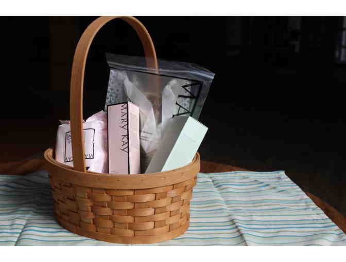Basket of Mary Kay products - Photo 1