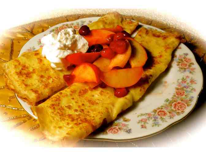 LIVE AUCTION ITEM: Romance Basket including Stay at the Carriage House Bed & Breakfast in