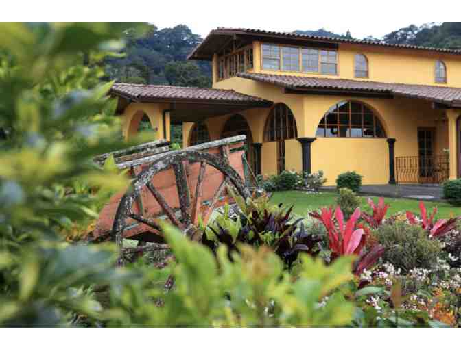 7 Nights for up to 3 rooms at Los Establos Boutique Inn, Panama