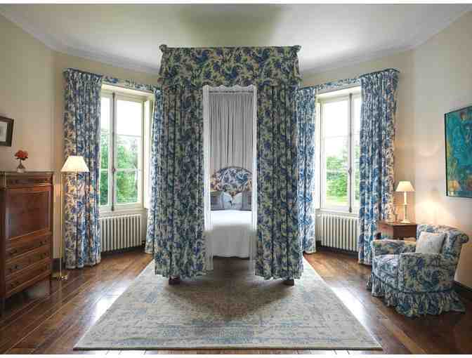 A fairytale Vacation: Chateau Le Petit Verdus, Bordeaux: A 5-Night Rental up to 14 guests