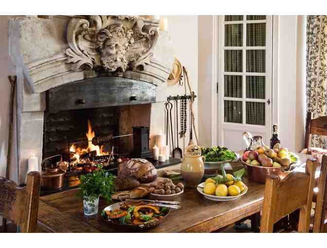 A fairytale Vacation: Chateau Le Petit Verdus, Bordeaux: A 5-Night Rental up to 14 guests