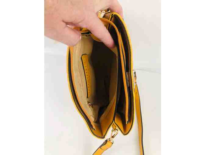 BP tiny Gold Crossbody w/ gold chain