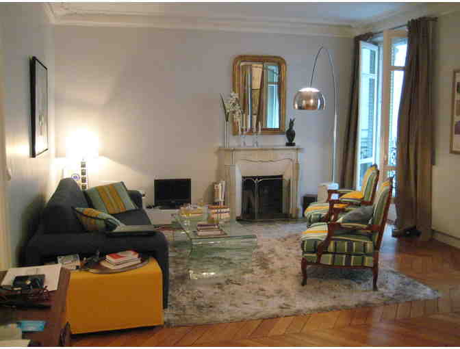 5 Day Stay in a Paris Apartment-Available only to Congregation Shir Shalom Family/Friends