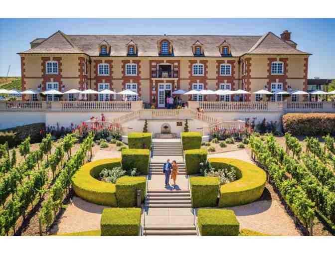 The Art of Sparkling Wine Pairing at Domaine Carneros for 2