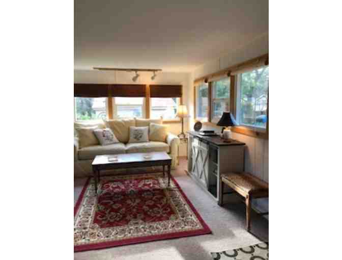 2 Night Stay in Sonoma Valley Country Guest Cottage for 2 Adults