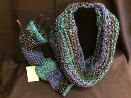 Snood and Fingerless Gloves from Puttin' on the Glitz