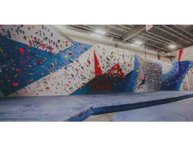 'Intro to Climbing' Class for 2 at The Cliffs
