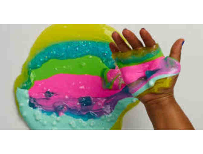 Slime Sloomoo Falls Experience for four people