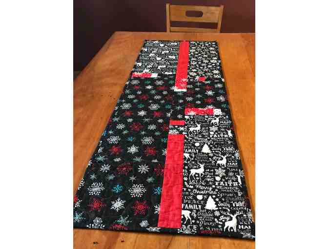 Beautiful Quilted Christmas Table Runner