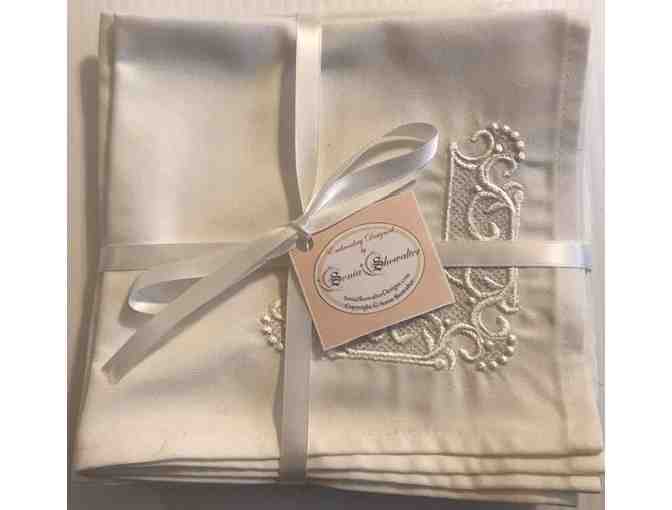 Embroidered Dinner Napkins white with white