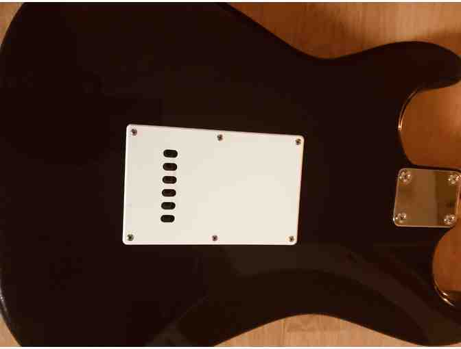 Squier Fender Shrot Guitar